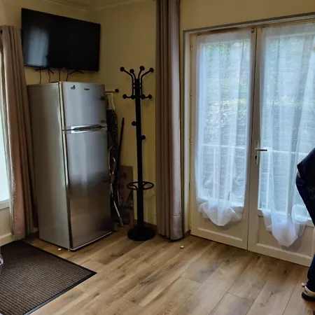 Maisonnette Au Pied Du Marche Et 300 M De La * Сен-Жорж-де-Дидон