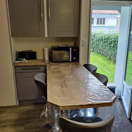 Maisonnette Au Pied Du Marche Et Proche De La Lägenhet