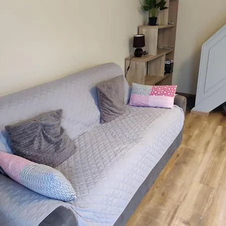 Maisonnette Au Pied Du Marche Et Proche De La Daire *