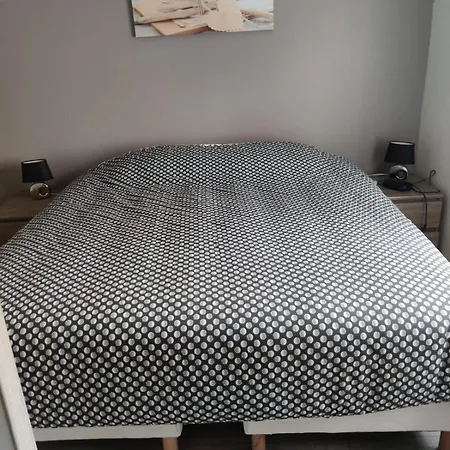 Maisonnette Au Pied Du Marche Et Proche De La