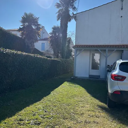 Maisonnette Au Pied Du Marche Et Proche De La Lägenhet *